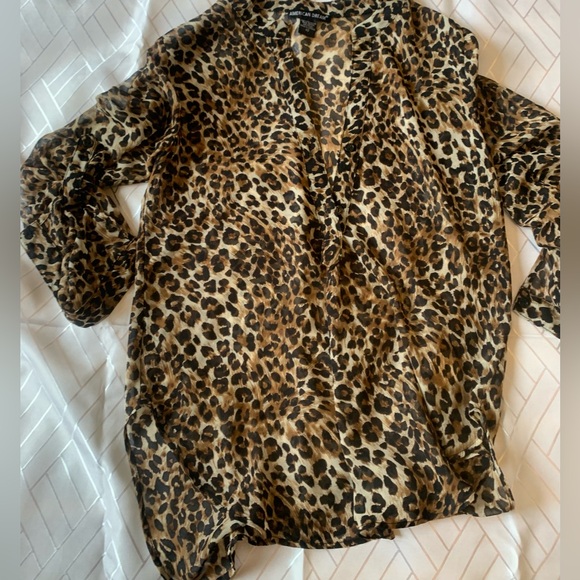 Leopard sheer button top 3/4 sleeves - Picture 4 of 7